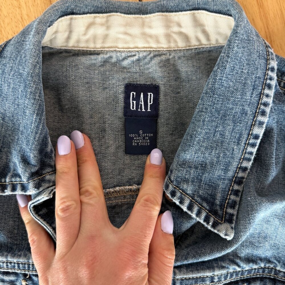 Gap Crop Jean Jacket Medium Wash (Size Small) - Picture 2 of 3
